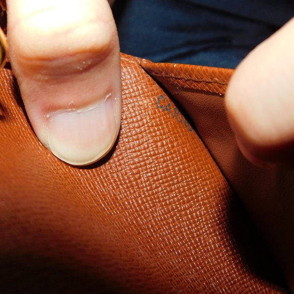 Louis Vuitton Agenda Cover Small - Picture 5 of 5